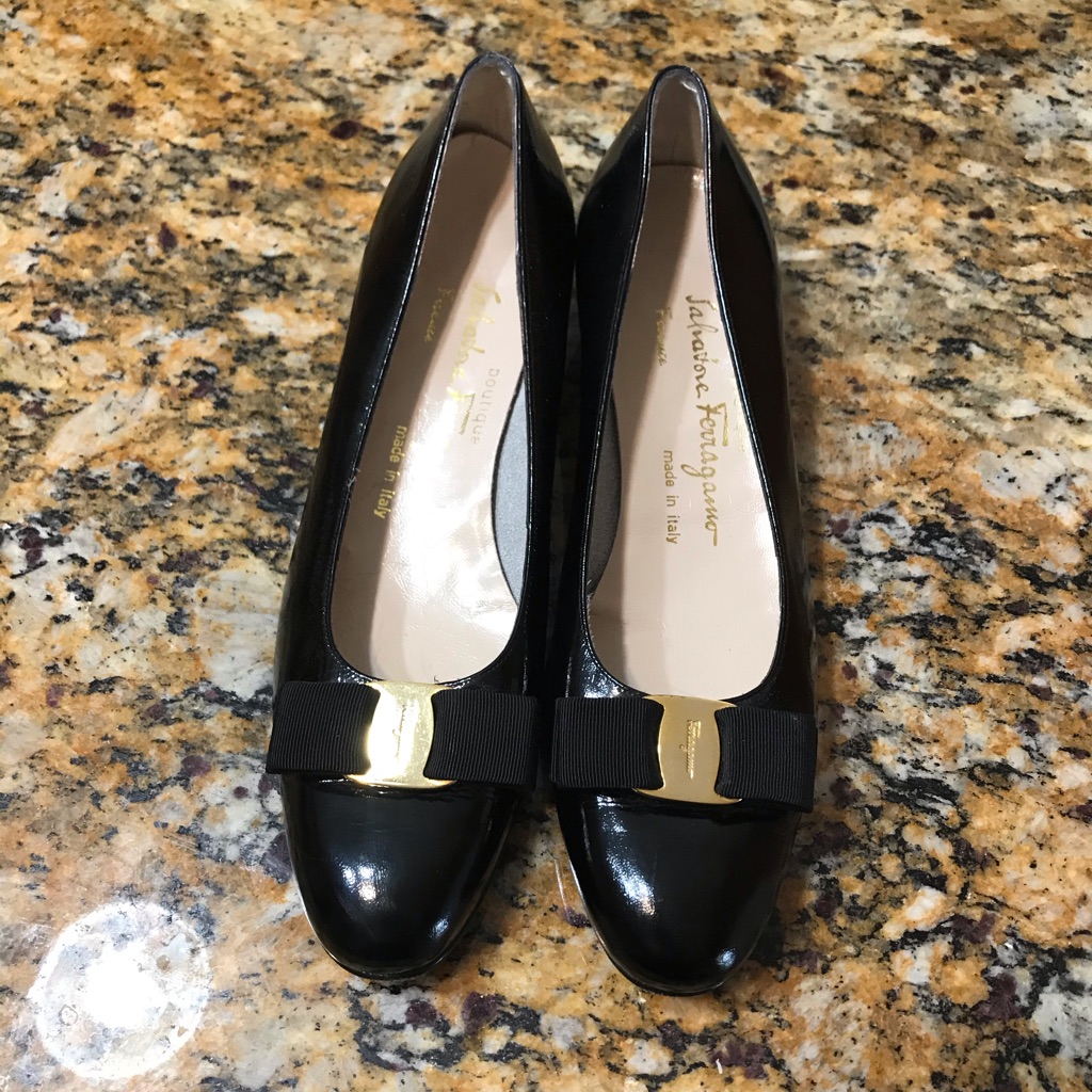 Salvatore Ferragamo Vera Flats Sz9 Black
